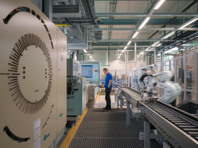 Comment intégrer la circularité matérielle dans les achats d'équipements électriques industriels