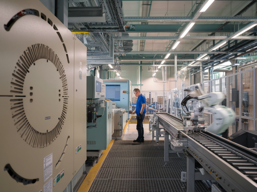 Comment intégrer la circularité matérielle dans les achats d'équipements électriques industriels